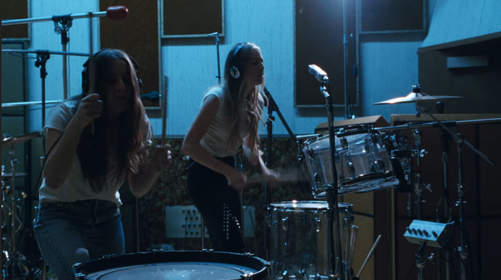 HAIM uses Bass Drum, Toms and Rims to interesting effect in this supurb live music video